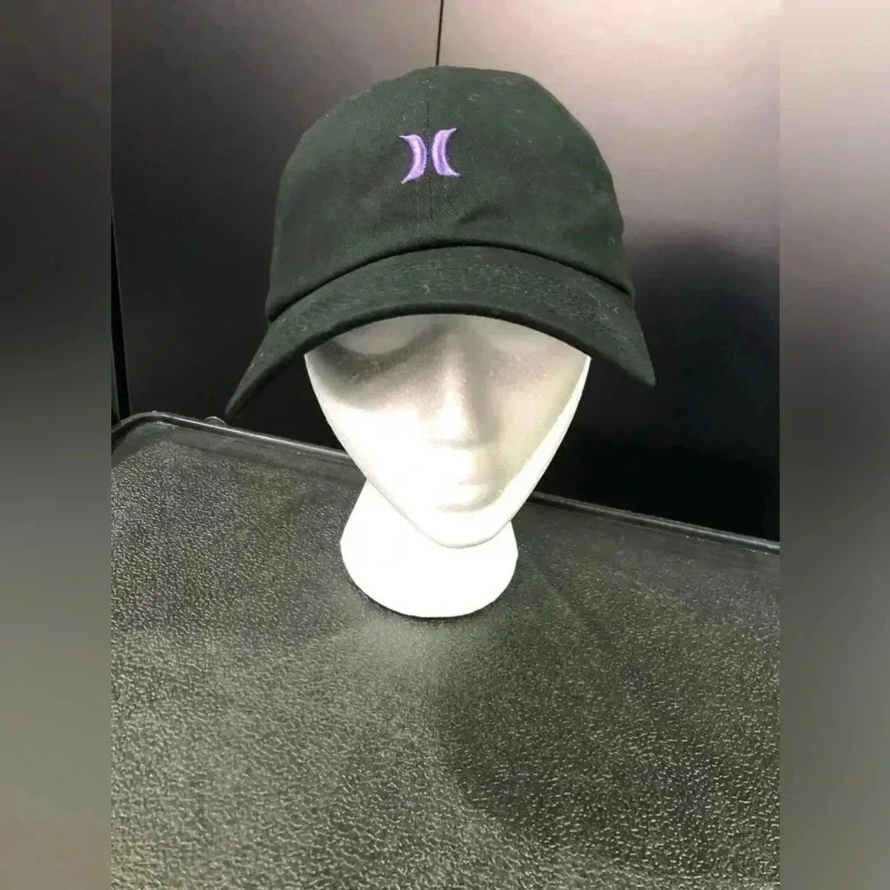 Hurley Mom Iconic baseball snapback cap,black w/purple embroidered logo,summer